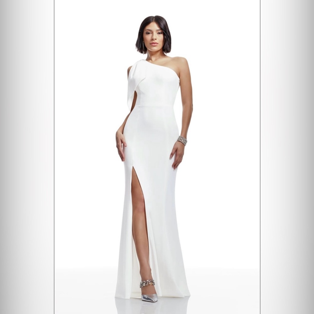 NWT - Dress the Population Georgina One-Shoulder Bow Gown (Off White)